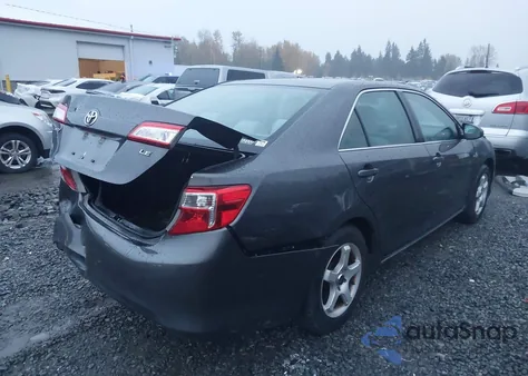 2013 Toyota Camry Le z USA, uszkodzony, nr VIN 4T4BF1FK5DR286918